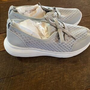 Source Unknown Light Gray Mesh Sneakers